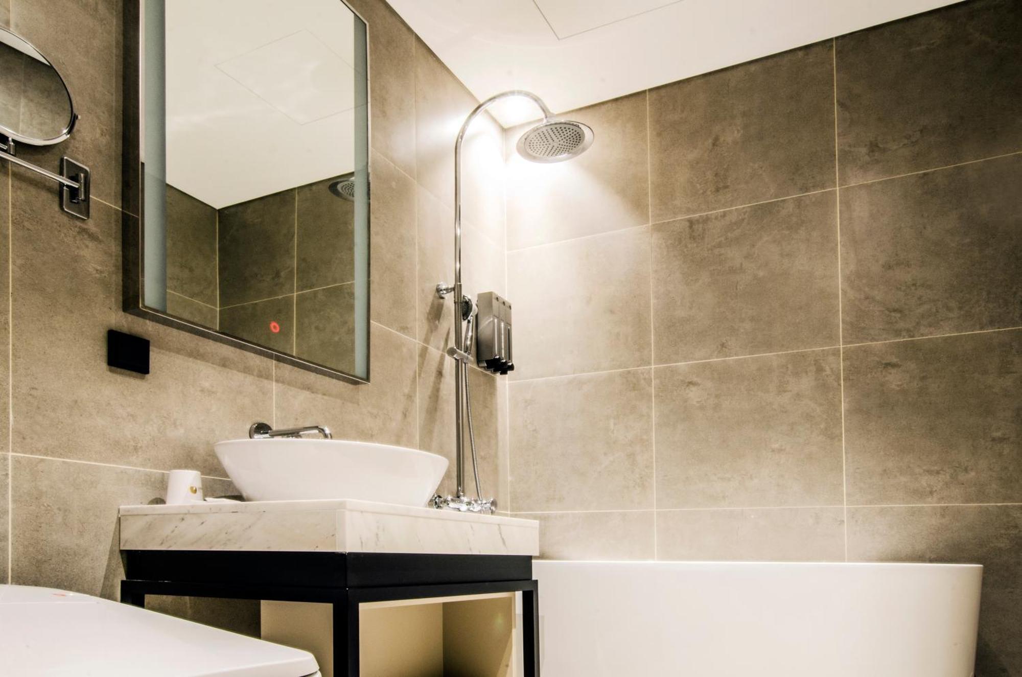 Hotel The Designers Premier Kondae Сеул Екстериор снимка