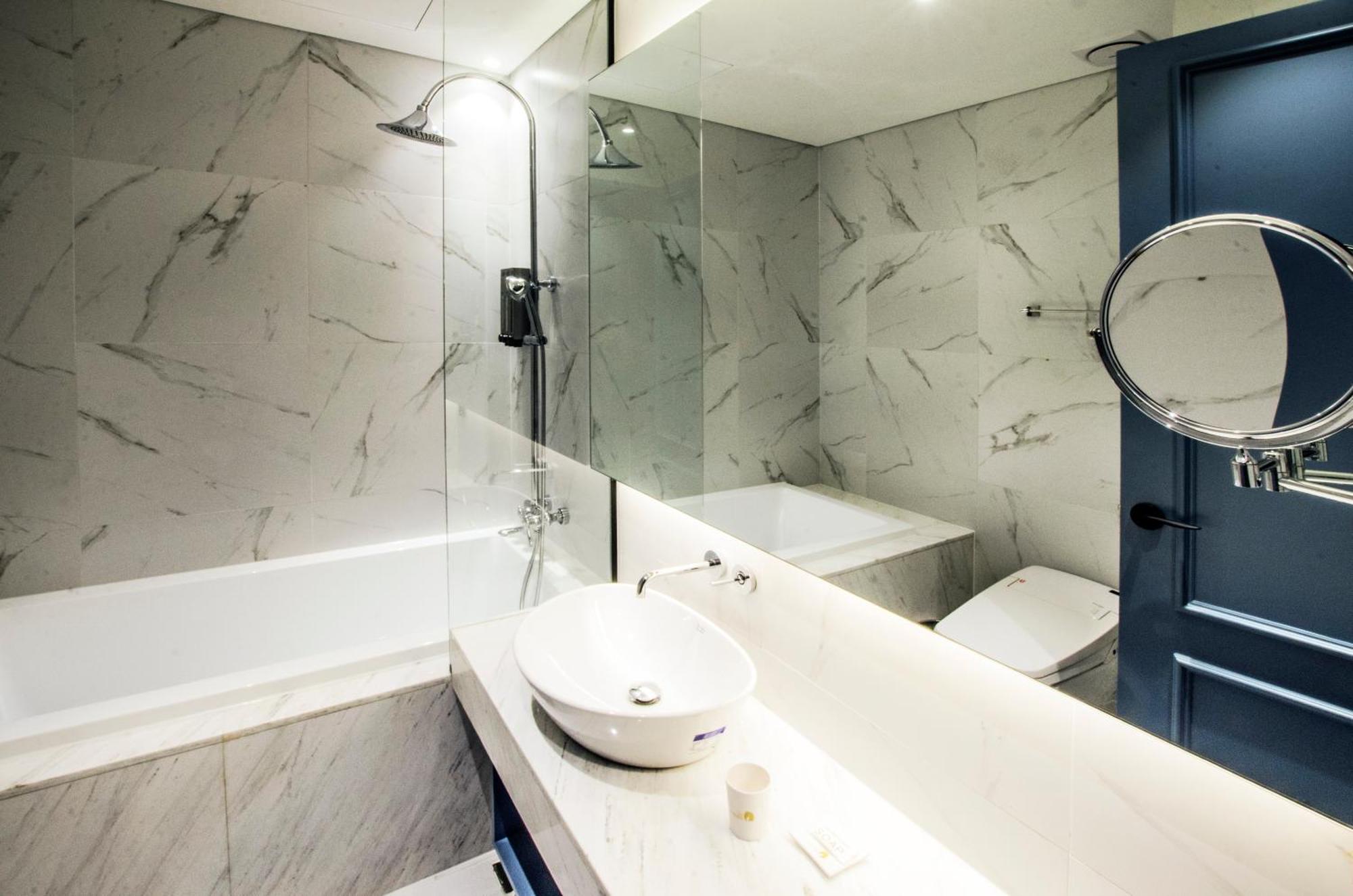 Hotel The Designers Premier Kondae Сеул Екстериор снимка