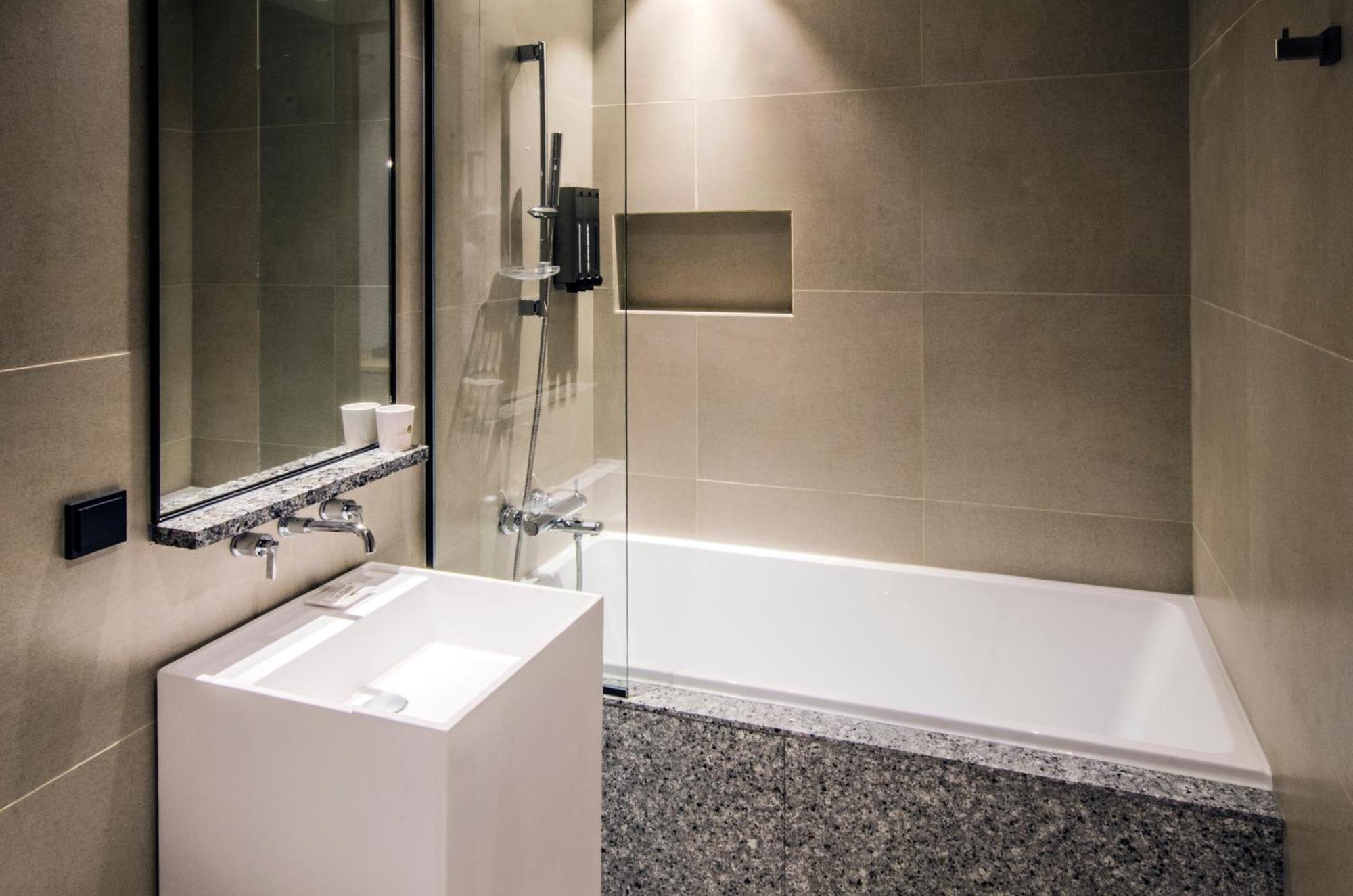 Hotel The Designers Premier Kondae Сеул Екстериор снимка