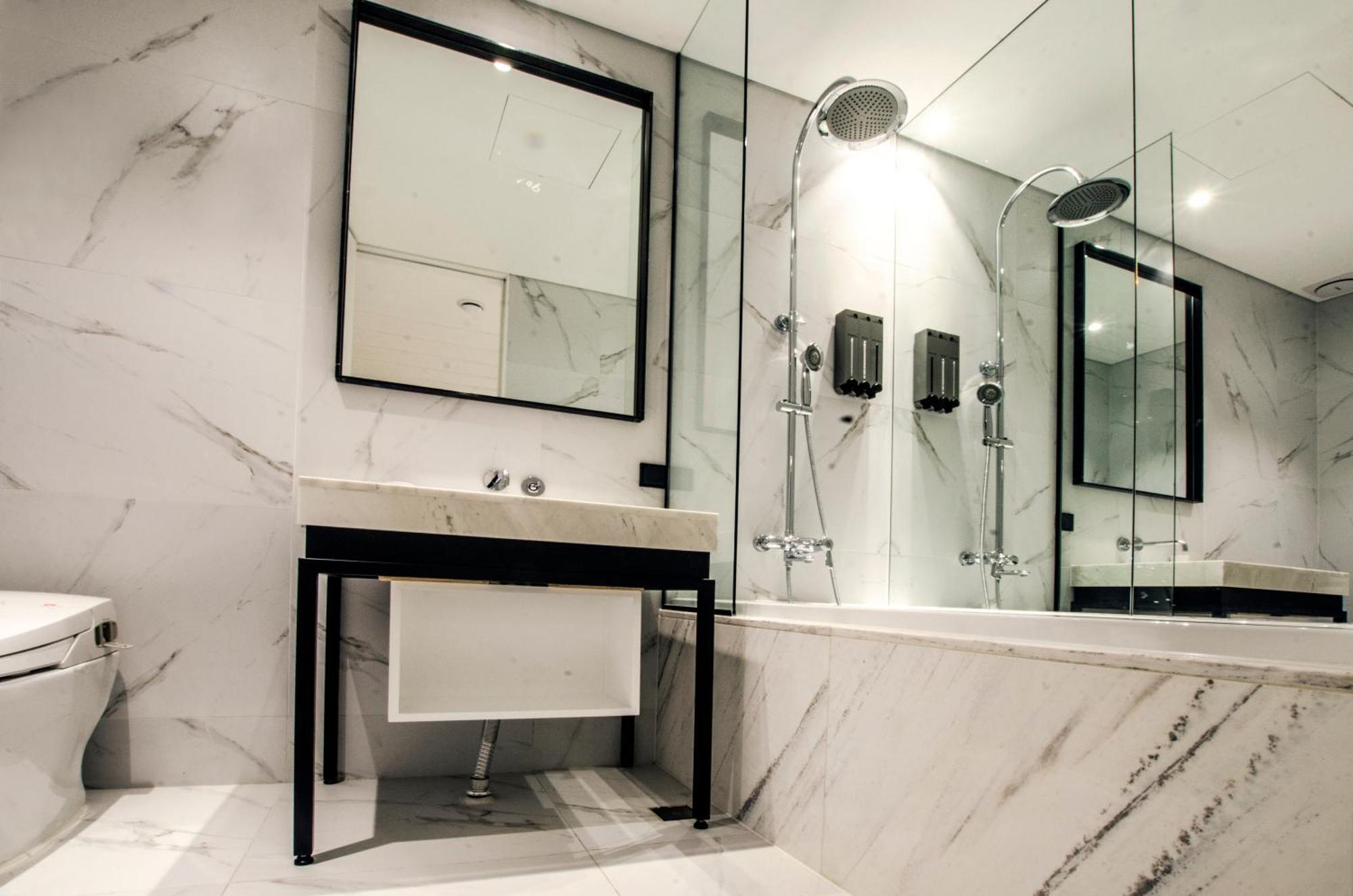 Hotel The Designers Premier Kondae Сеул Екстериор снимка
